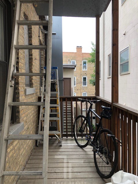 Building Photo - 1949 W Grace St