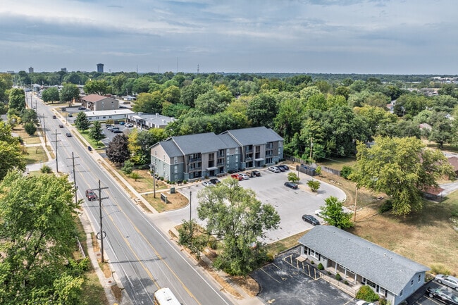 Aerial Photo - Markland/Wiles Apartments