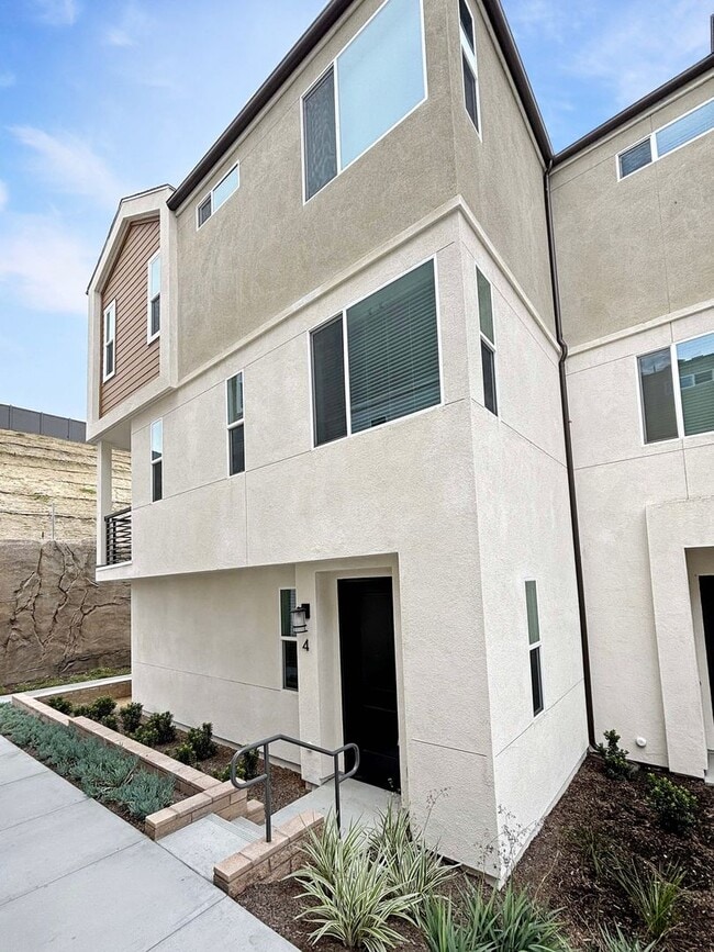 Primary Photo - Spacious 3-Bedroom, 3-Bathroom Townhome in...