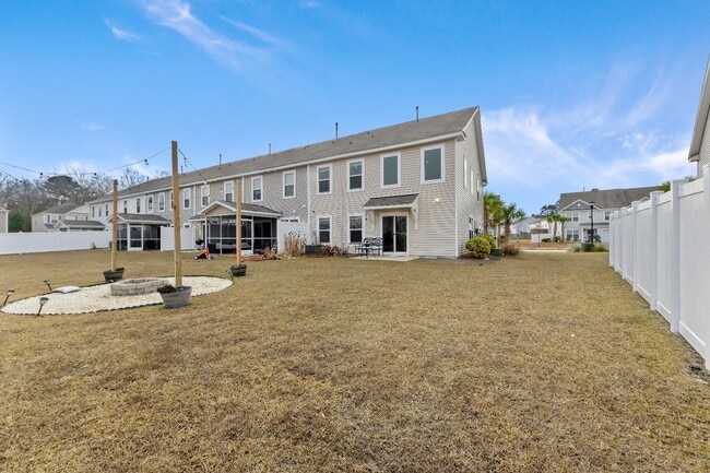 Building Photo - 9784 Transplanter Cir