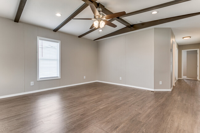 Building Photo - 7151 Woodlake Pkwy