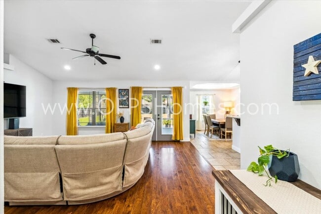 Building Photo - 8170 Tavira St
