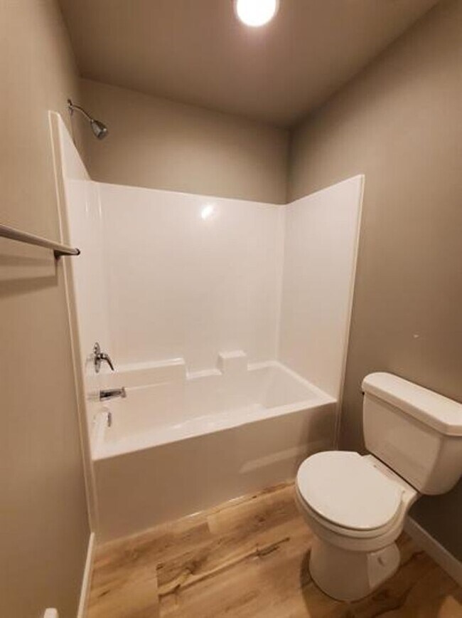 Building Photo - 3 Bedroom 2.5 Bath in Tumwater
