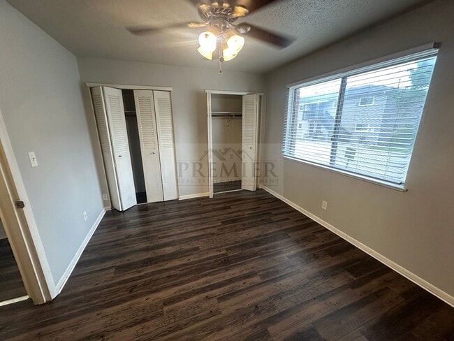 Building Photo - 6009 Barton Ave