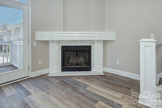 Building Photo - 210 S Cedar St