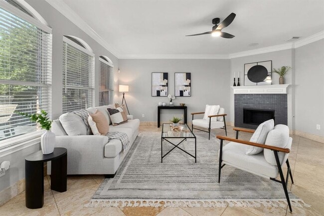 Building Photo - 6611 Yaupon Dr