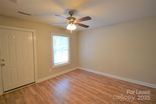 Building Photo - 1512 Seigle Ave