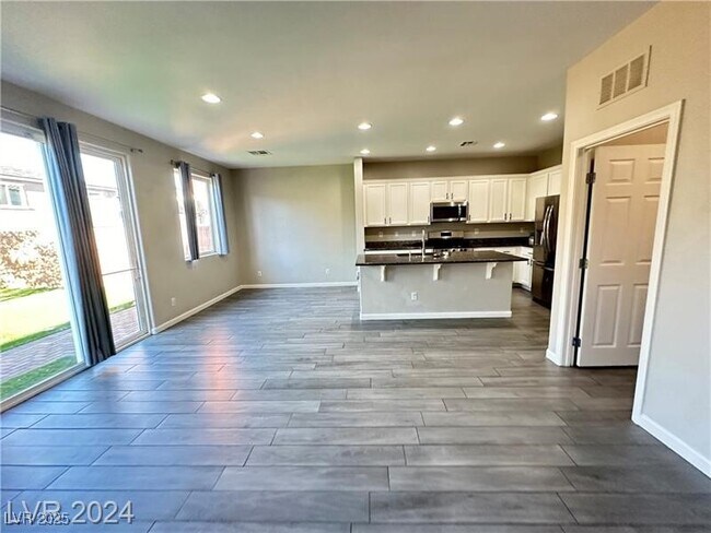Building Photo - 594 Crying Bird Ave