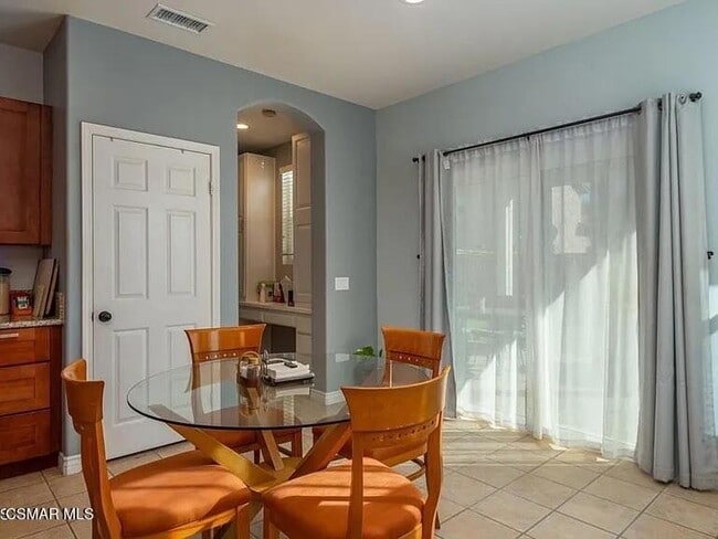 Building Photo - 728 Navito Way