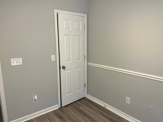 Building Photo - 5513 Stewartby Dr