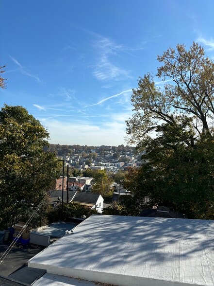 Building Photo - 240 Sommerville Pl