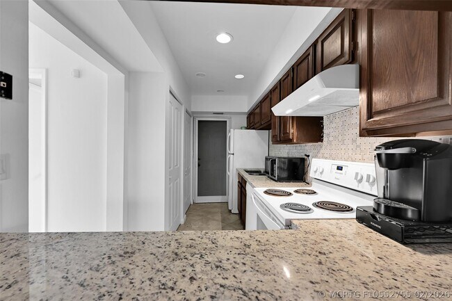 Building Photo - 4011 Coral Springs Dr