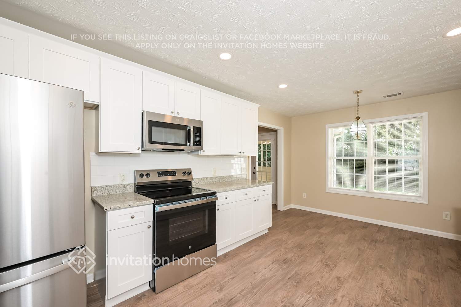 Building Photo - 2990 Lenora Springs Dr