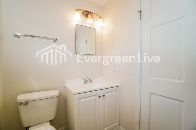 Building Photo - 3327 Everson Rd W