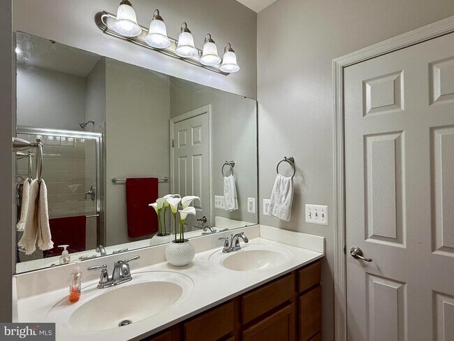 Building Photo - 14050 Cannondale Way
