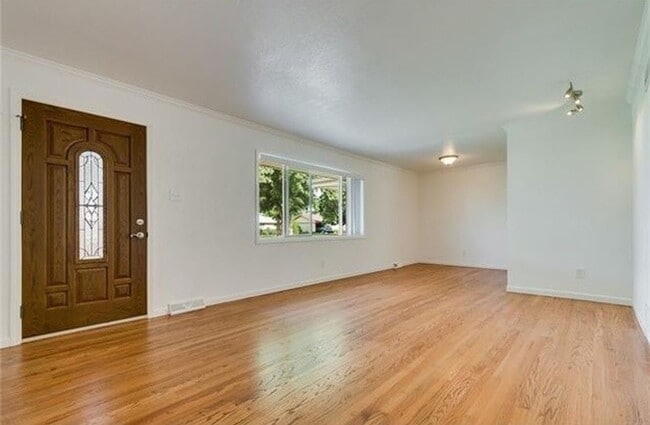 Building Photo - SHARP BRICK RANCH, BASEMENT, GARAGE