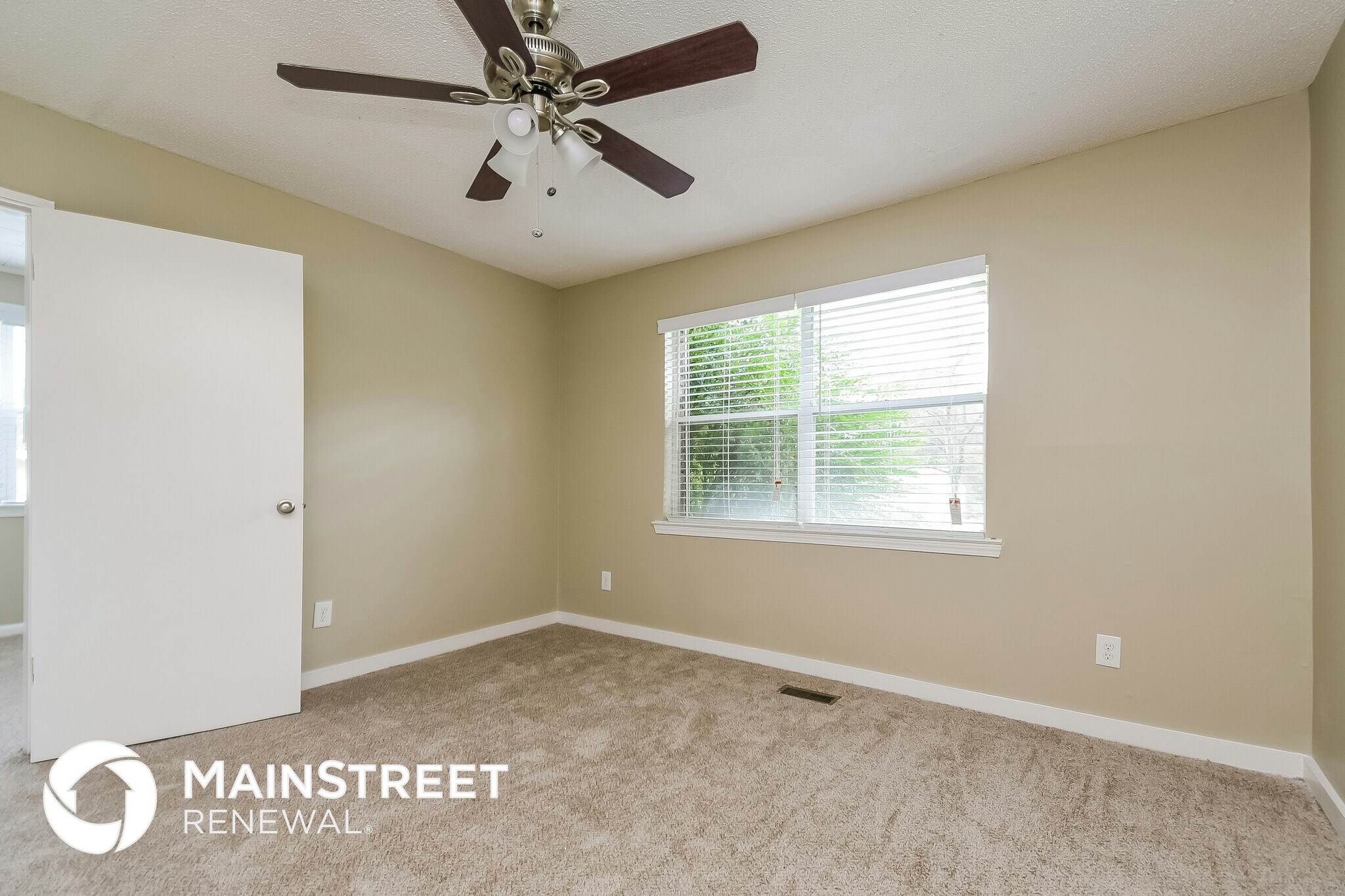 Building Photo - 1004 Delaney Dr