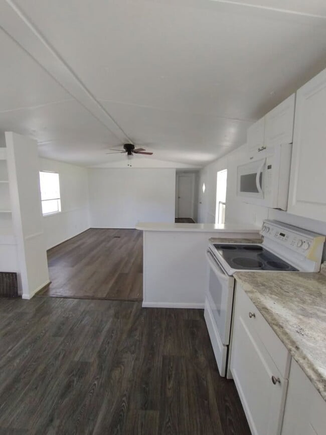 Building Photo - 2702 NW 50th Ave