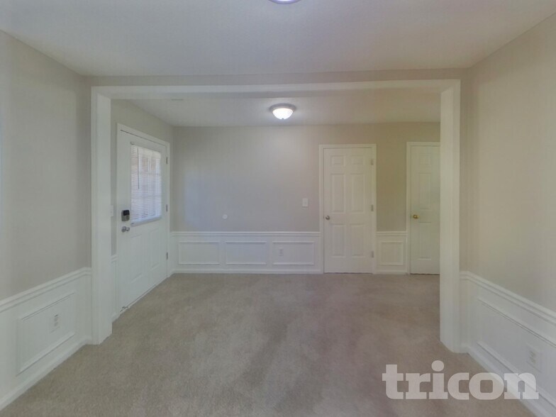 Building Photo - 325 Cadeleigh Ct