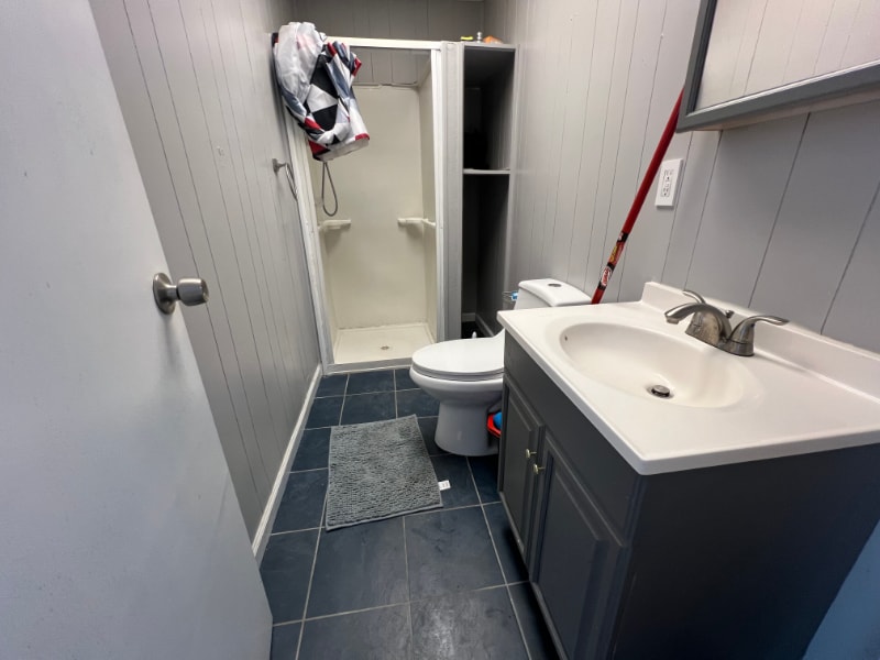 Building Photo - 403 25th St