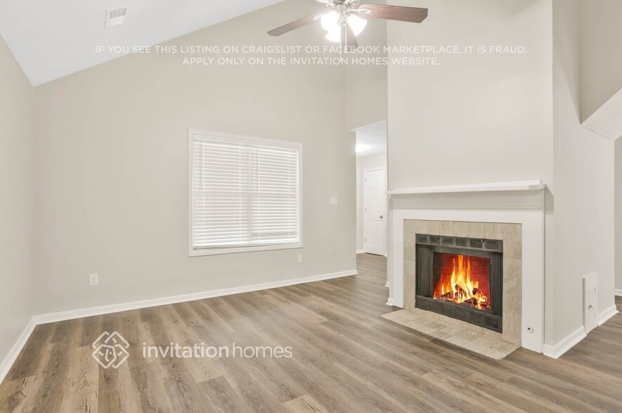 Building Photo - 1052 Autumn Crest Dr