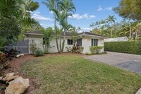 Building Photo - 2910 Calusa St