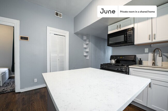 Building Photo - Room in Shared 3 bed/1 bath home