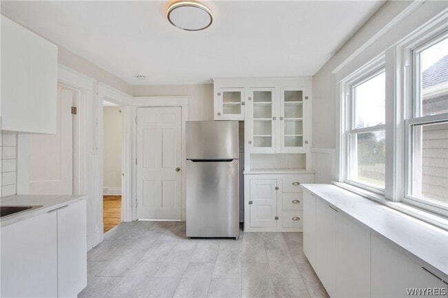 Building Photo - 509 Hinman Ave