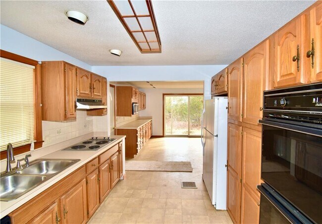 Building Photo - 10 Joanth Terrace