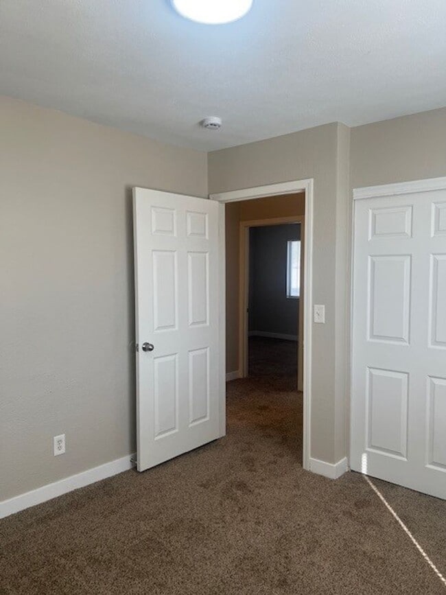 Building Photo - Single Story Home Ready for Move In