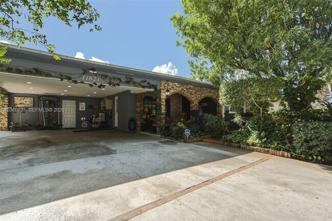 Building Photo - 11621 NW 58th Pl