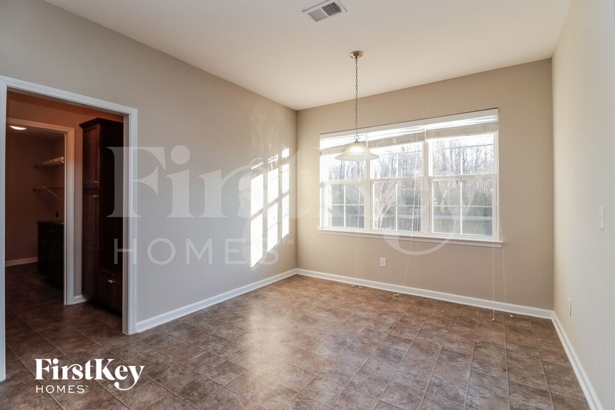 Building Photo - 519 Chaff Ln