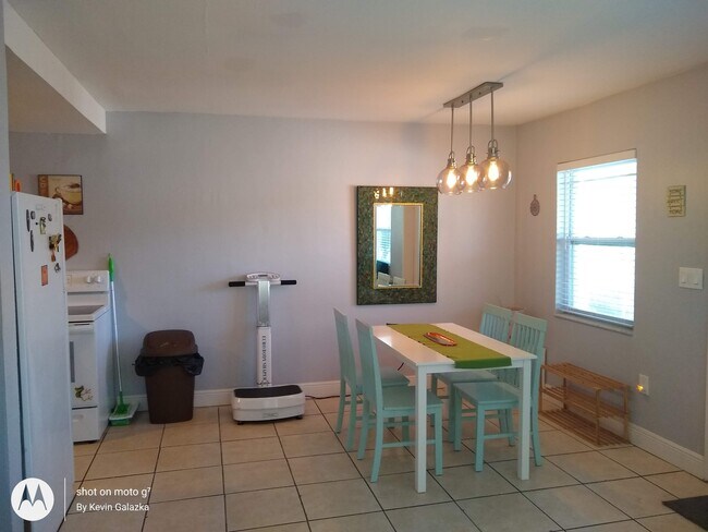 Building Photo - 311 Avanda Ct
