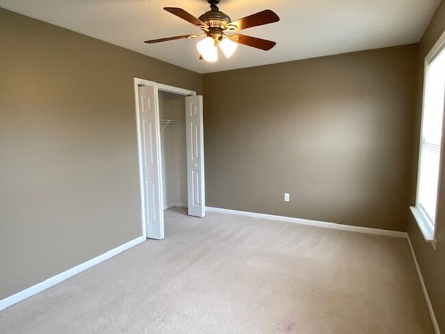 Building Photo - Three Bedroom Executive Home with 2.5 Bath...