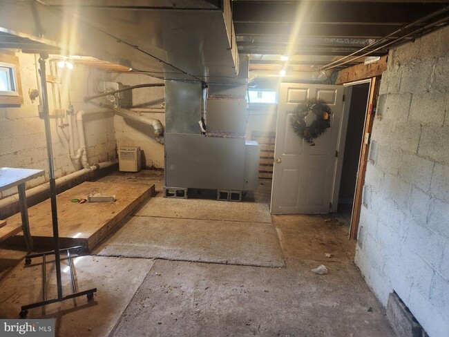 Building Photo - 1507 Easton Rd