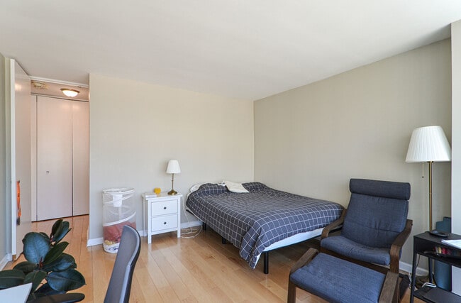 Building Photo - 405 N Wabash Ave