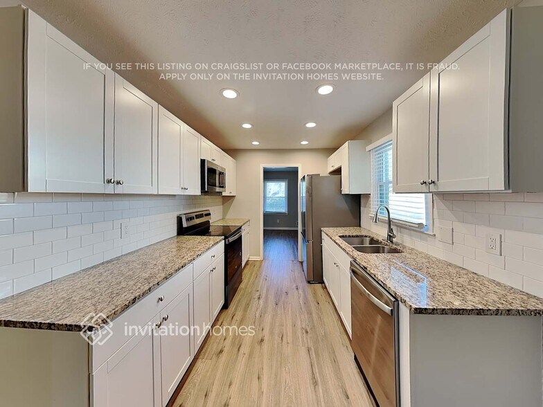 Building Photo - 3648 Fairlane Dr