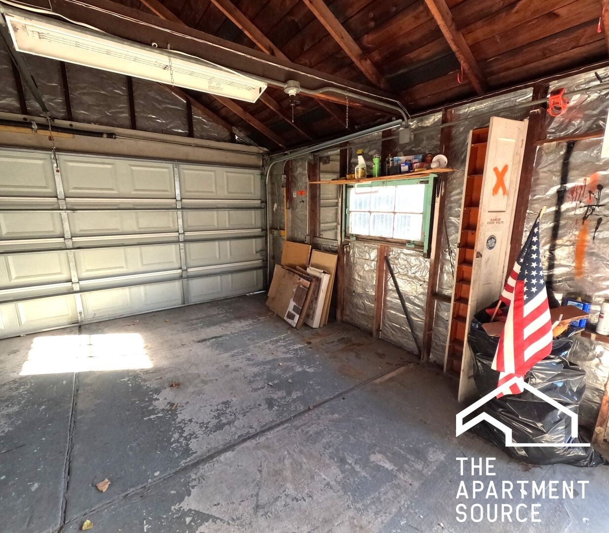 Building Photo - 3117 N Mango Ave