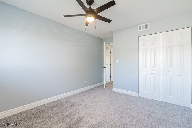 Building Photo - 5745 Foxlake Dr