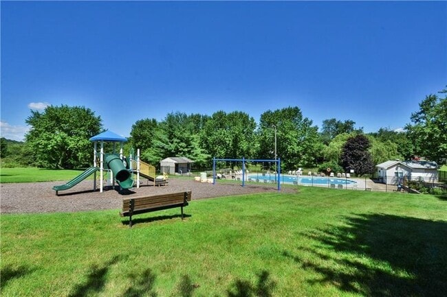 Building Photo - 411 Brookside Ct