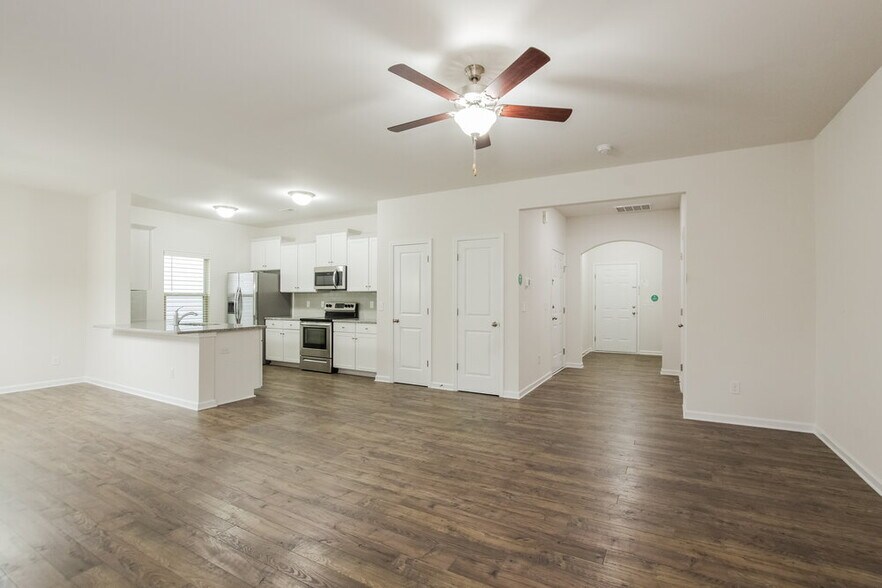 Building Photo - 4315 Drifter Dr