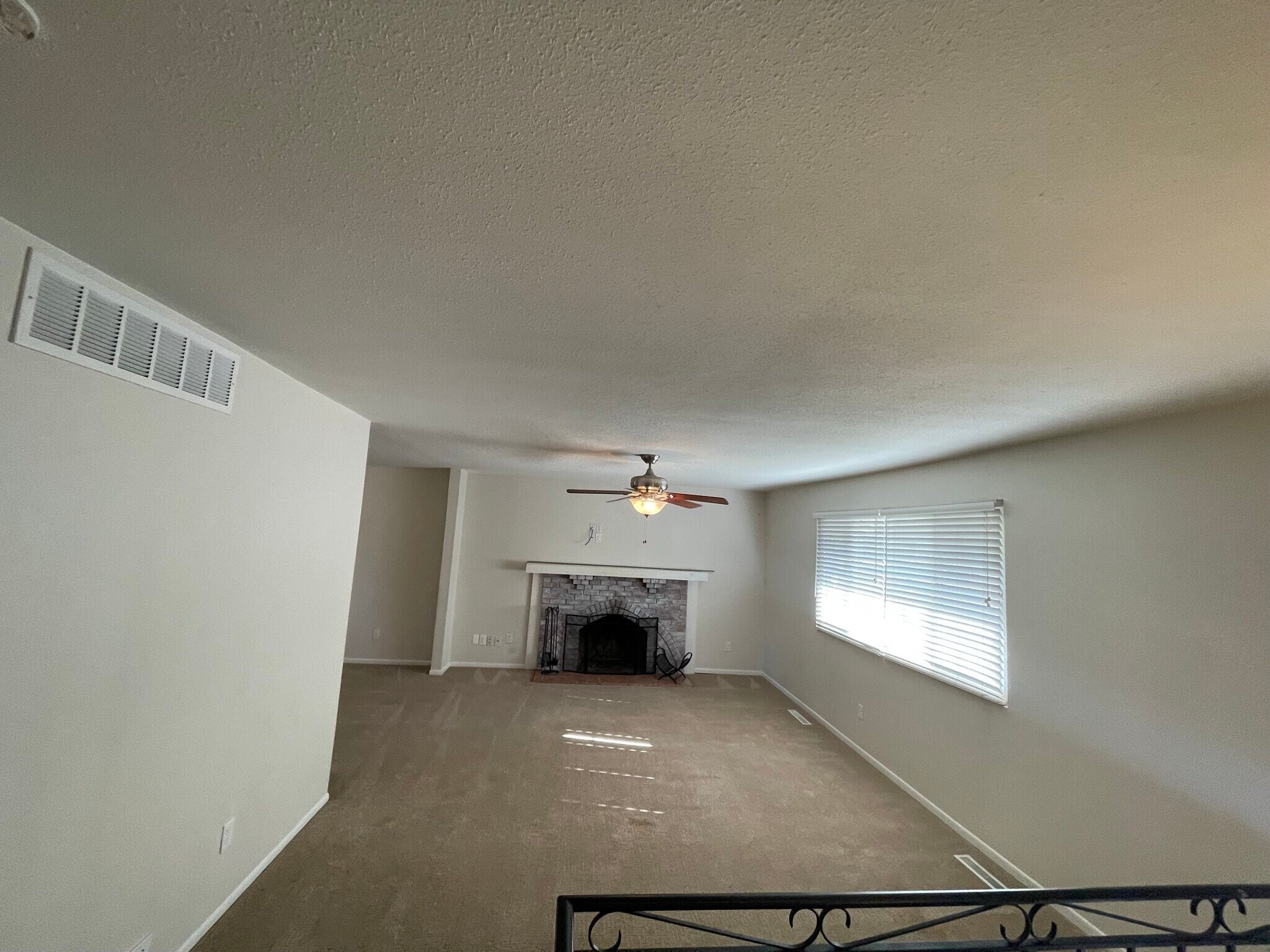 Building Photo - 2640 Villa Loma Dr