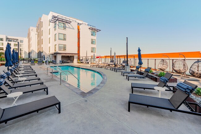 Building Photo - 1 Adrian Ct