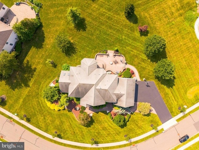 Building Photo - 19 Meadowlark Dr