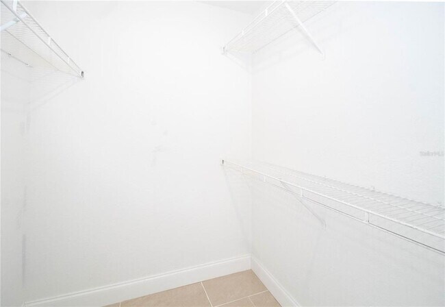 Building Photo - 14036 Fairway Island Dr