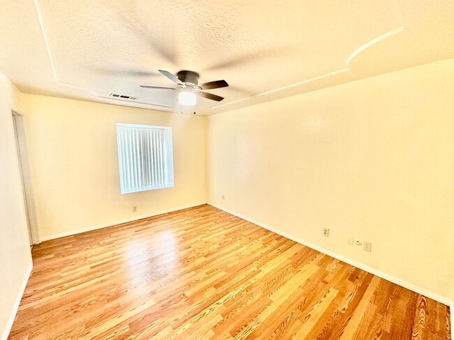 Building Photo - 3/2 Near Woodward Park