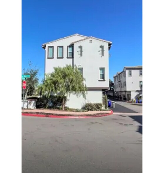 Building Photo - 4201 Mission Ranch Way