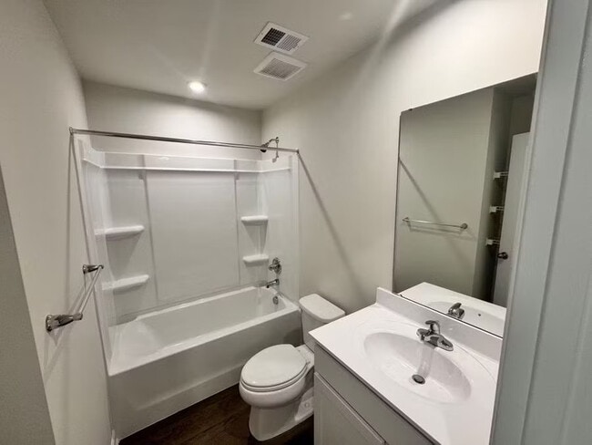 Building Photo - 1165 Canterbury Rdg Rd