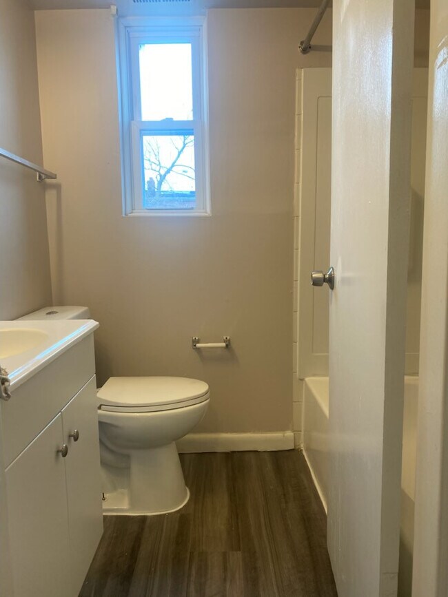 Building Photo - 1306 wildwood