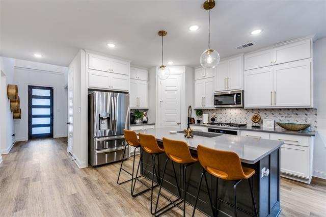 Building Photo - 2413 Latimer Mews